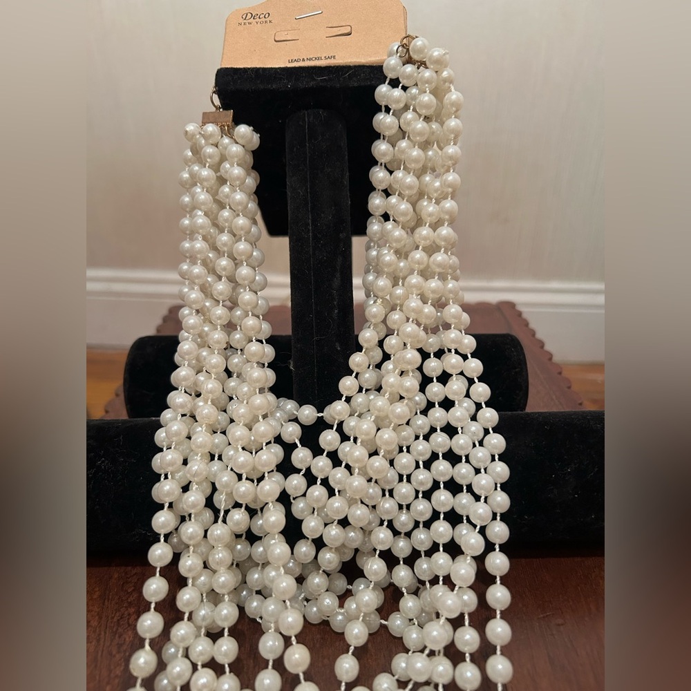 Elegant White Pearl Necklace